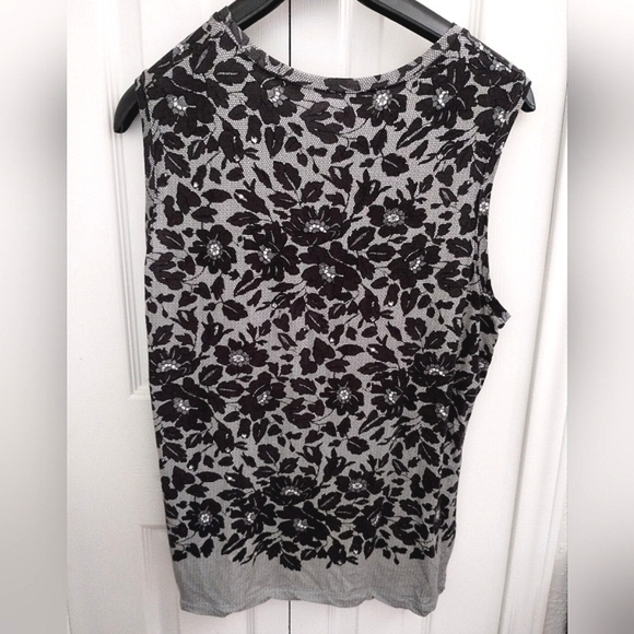Issac Mizrahi Lace Print top - Picture 3 of 10